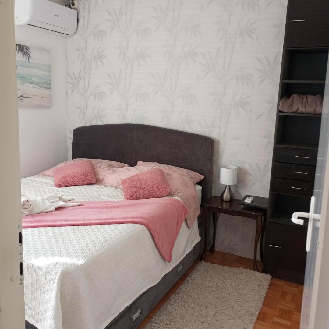 Apartment Mrc , Free Parking Bezanija Εξωτερικό φωτογραφία